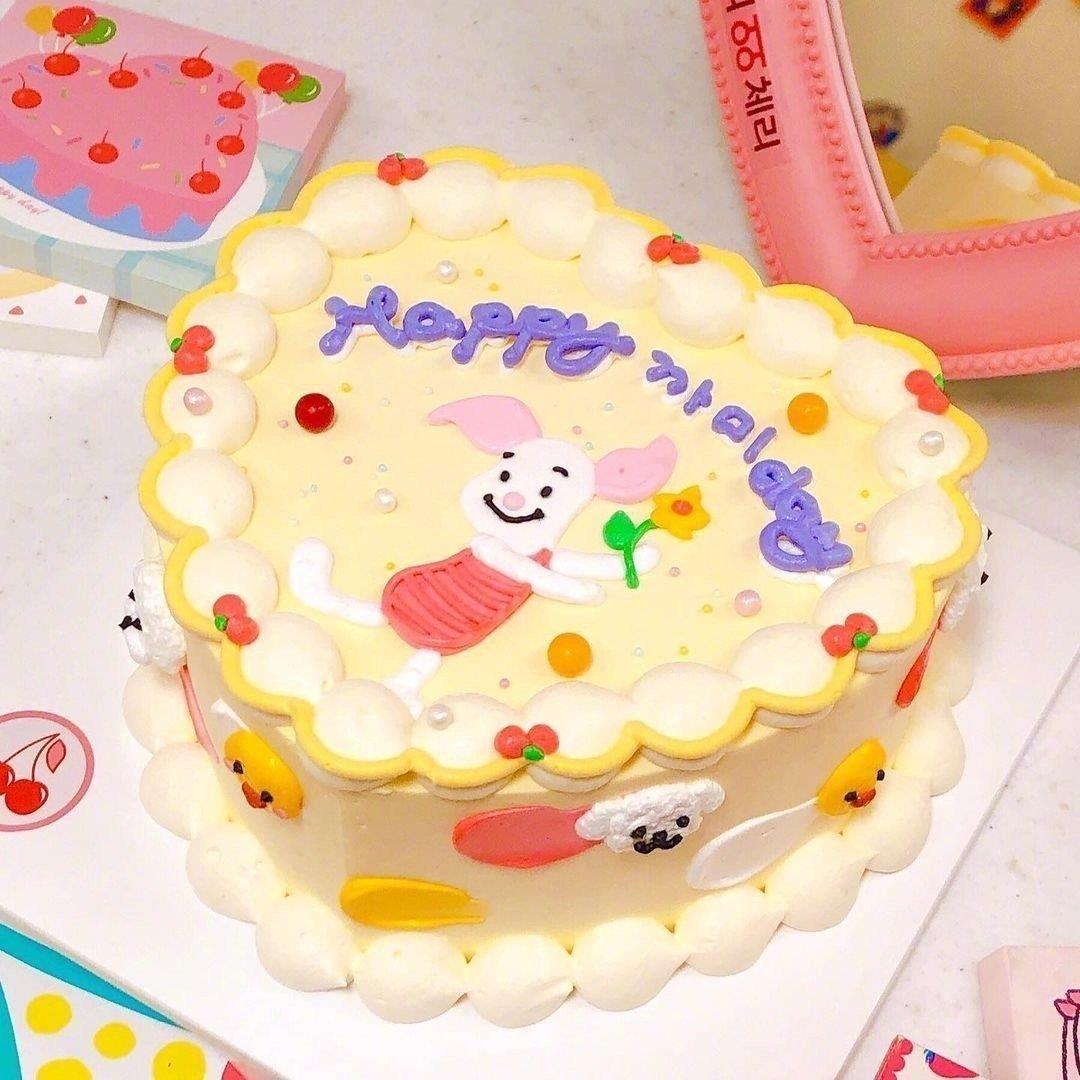 生日低调发朋友圈配图，爱心蛋糕图片祝你生日快乐