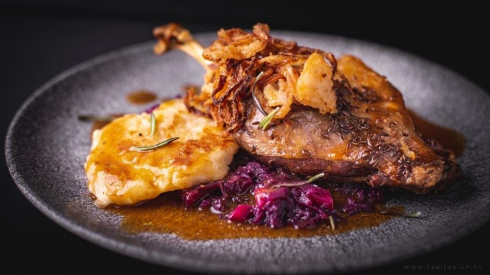 令人垂涎欲滴的美食-北京烤鸭美味高清图片