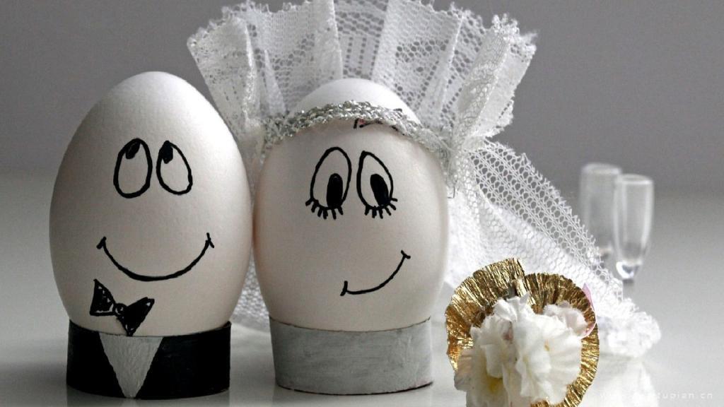 治愈系好看的彩绘鸡蛋高清电脑壁纸