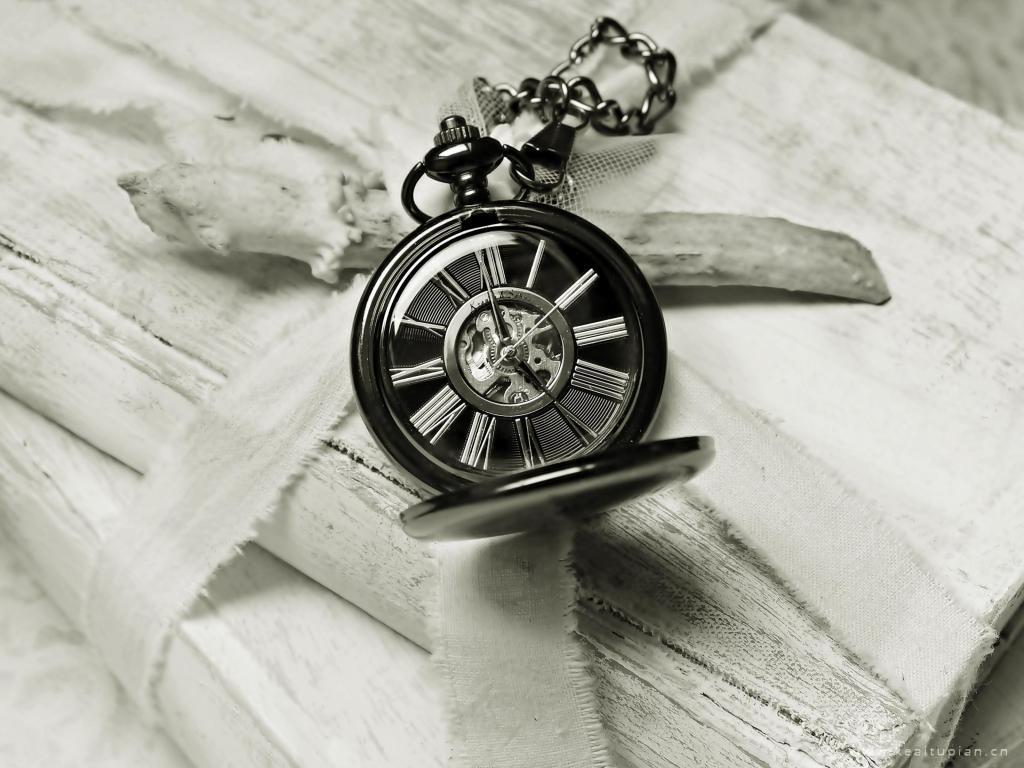 与时间有关的物品-的复古钟表图片