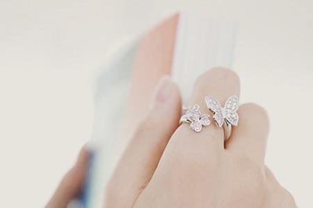 美丽的情侣戒指图片