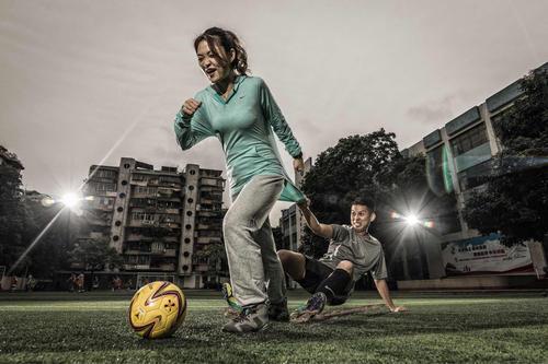 足球情侣图片 足球男女情侣头像图片