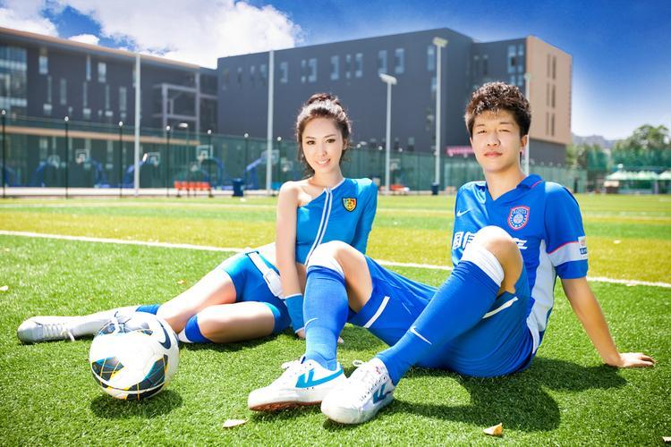 足球情侣图片 足球男女情侣头像图片