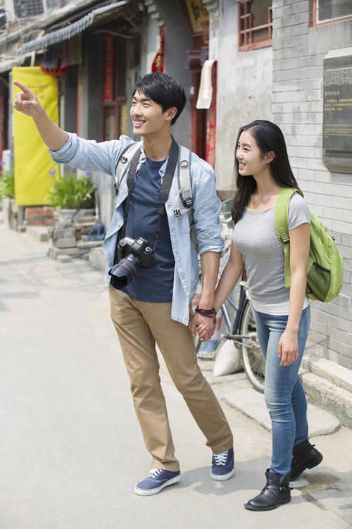 情侣游玩图片 情侣的图片