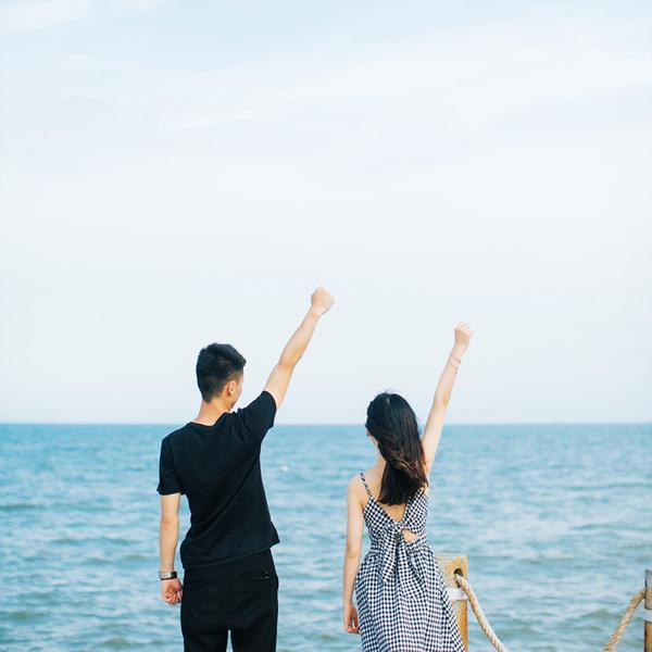 情侣旅行图 情侣图片风景