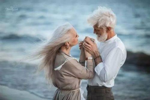 唯美老人情侣图片 恩爱老人情侣图片