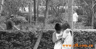 小学生情侣图片 小孩子情侣图片