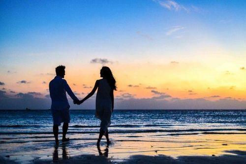 海边浪漫情侣图片唯美 情侣海边牵手唯美图片浪漫