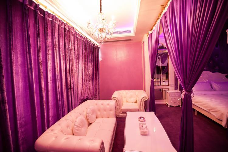 情侣酒店效果图 酒店情侣房布置图片大全