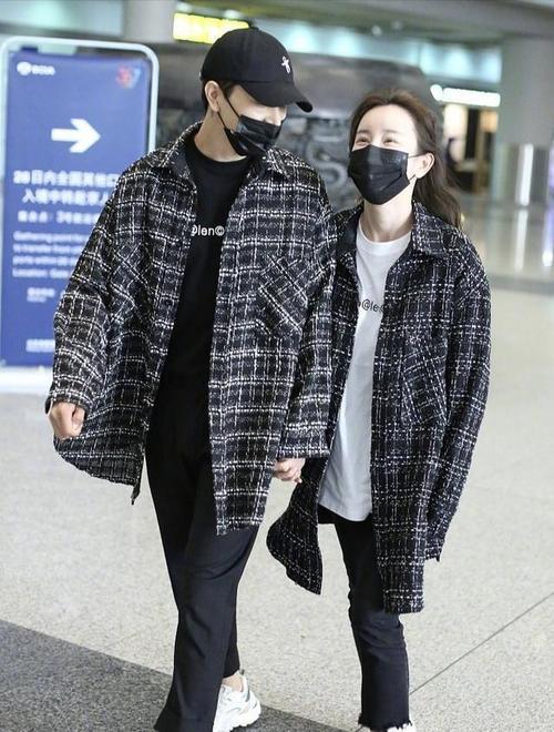 机场情侣牵手图 情侣牵手图片真实照片