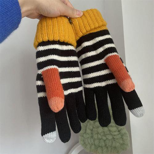 情侣手套图片 情侣牵手图片