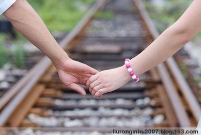 情侣牵手图片浪漫 情侣牵手的唯美图片