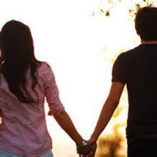 手拉手图片情侣背影 情侣手牵手背影图片