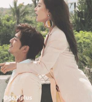 情侣高甜动图 甜蜜情侣图片大全恩爱