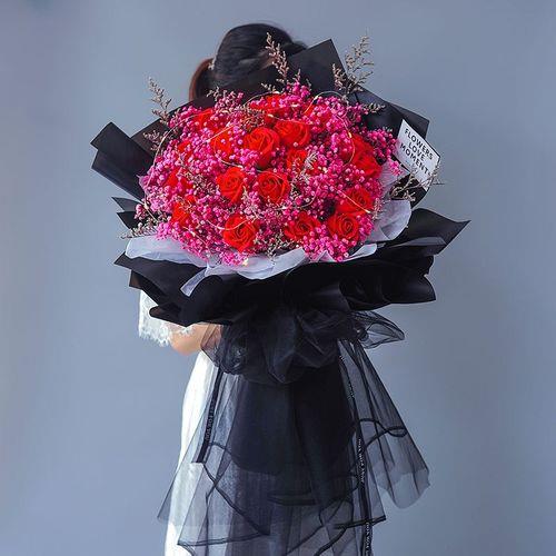 情侣鲜花图片 情侣玫瑰花图片