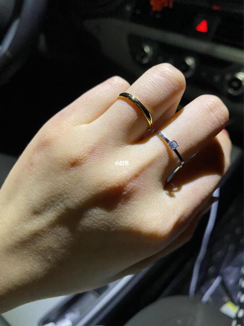 情侣晒戒指图片 情侣戒指图片真实图片拍照