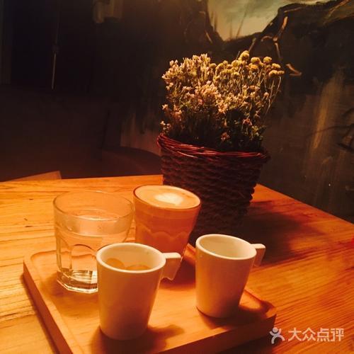 咖啡厅情侣图片 情侣喝咖啡图片唯美图片