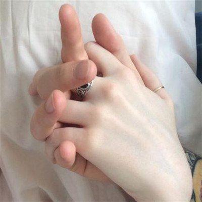 男女情侣牵手图片大全 情侣牵手图片真实照片高清