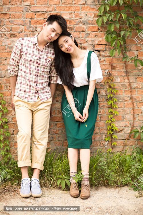 情侣全身照图片 情侣图片双人