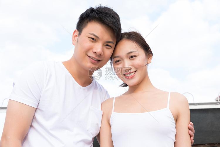 年轻的情侣图片 老情侣图片唯美图片