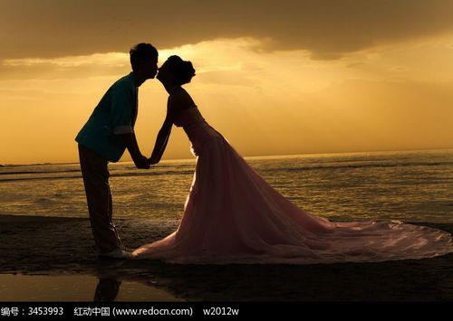 一对情侣图 一对小情侣图片