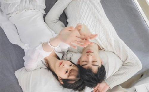 最甜蜜的情侣图片 超甜的情侣图片