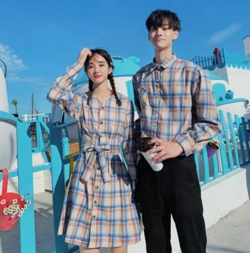 穿情侣装的情侣图片 情侣服装图片