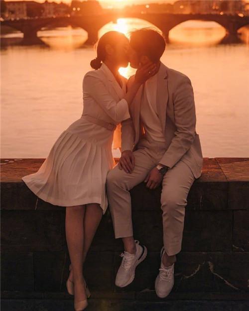 情侣图片好看的 适合情侣的图片