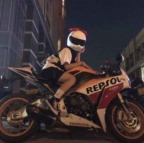 情侣机车霸气图片大全 浪漫机车情侣图片