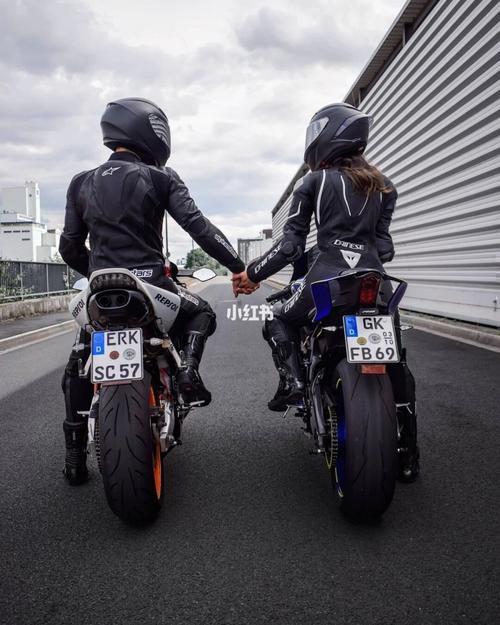 情侣机车霸气图片大全 浪漫机车情侣图片