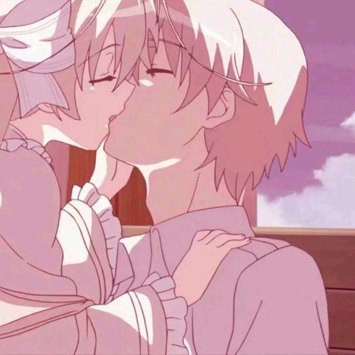 情侣图二次元 二次元情侣秀恩爱图片