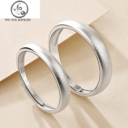 情侣婚戒图片大全 戴戒指的图片