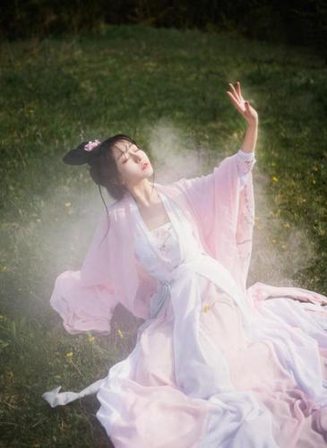 古装唯美情侣意境图片 古装剧情侣图片