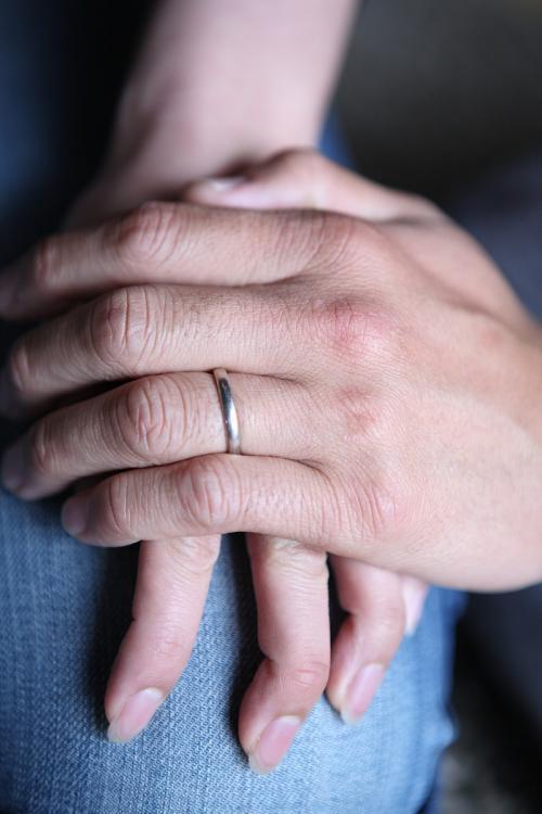 情侣牵手晒戒指图片 情侣戒指握手照片