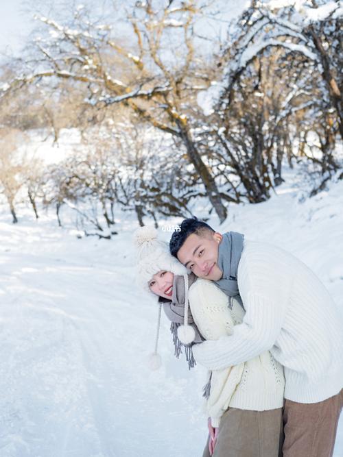 雪情侣图片 雪景情侣图片唯美图片