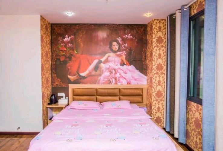 情侣大床房图片 最新双人床图片大全