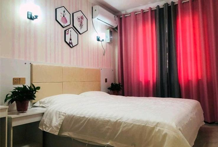 情侣大床房图片 最新双人床图片大全