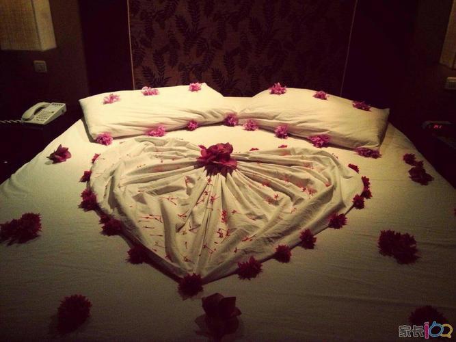情侣大床房图片 最新双人床图片大全