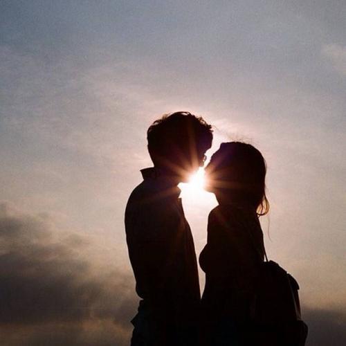 情侣亲密动作图片 情侣亲密合照