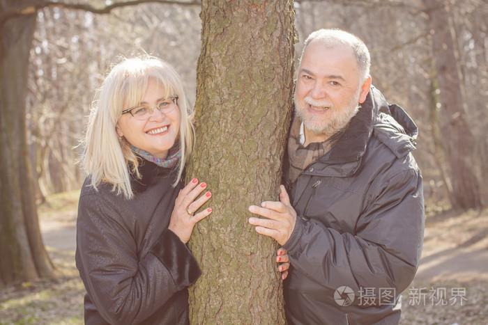 老年人情侣图片 恩爱老人情侣图片