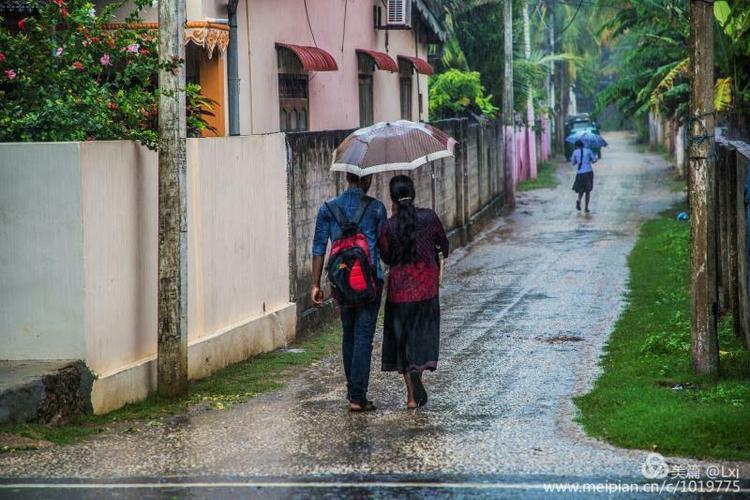 伞下情侣浪漫图片大全 情侣打伞的唯美图片