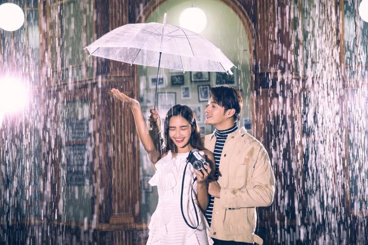 伞下情侣浪漫图片大全 情侣打伞的唯美图片