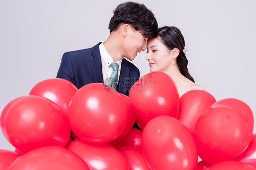 情侣气球图片 粉色气球图片