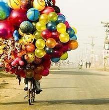 情侣气球图片 粉色气球图片