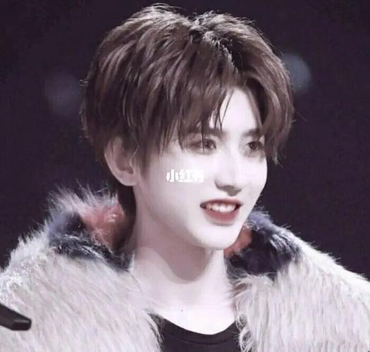 蔡徐坤情侣p图 P图与蔡徐坤合照图片