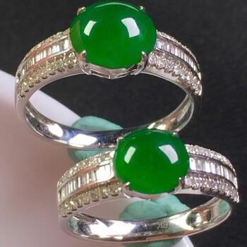 翡翠情侣戒指镶嵌图片 翡翠镶钻戒指图片