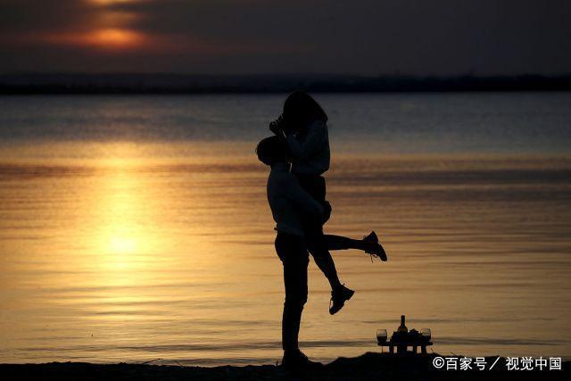 风景情侣图片一对两张 情侣图片两张一组