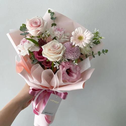 情侣鲜花图片大全 情侣捧花图片