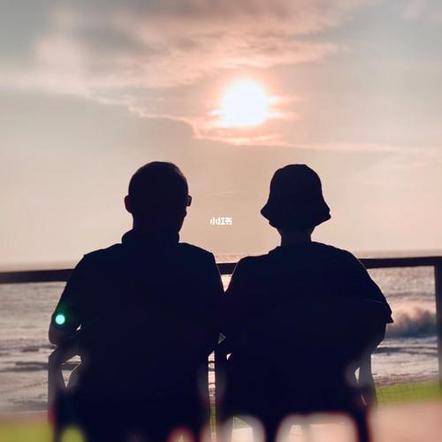 浪漫情侣看海图片 情侣看海图片