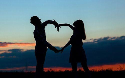 情侣发说说的图片 发情侣图片说说配文